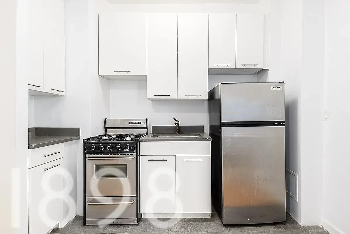 32-42 33rd Street #E8 - Photo 4 of 5