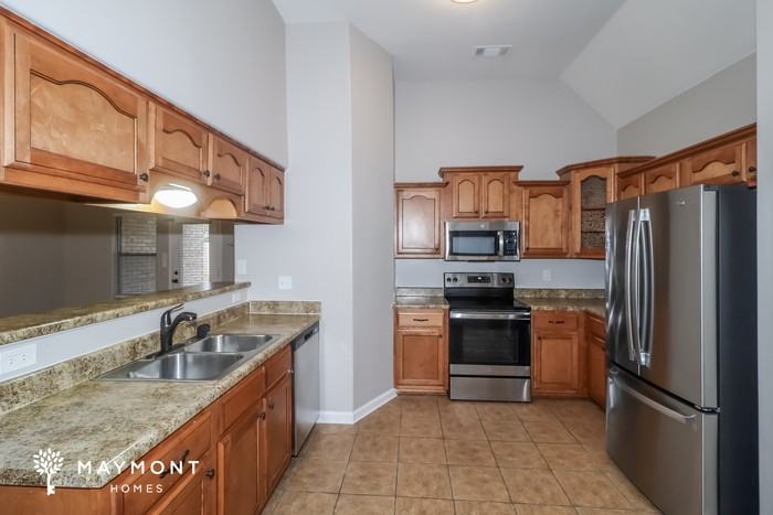 240 Birch Springs Cv - Photo 5 of 11