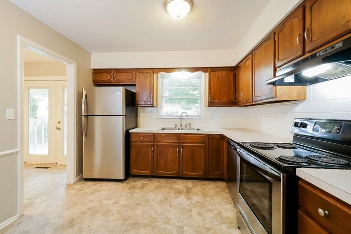 515 S Adams St - Photo 3 of 12