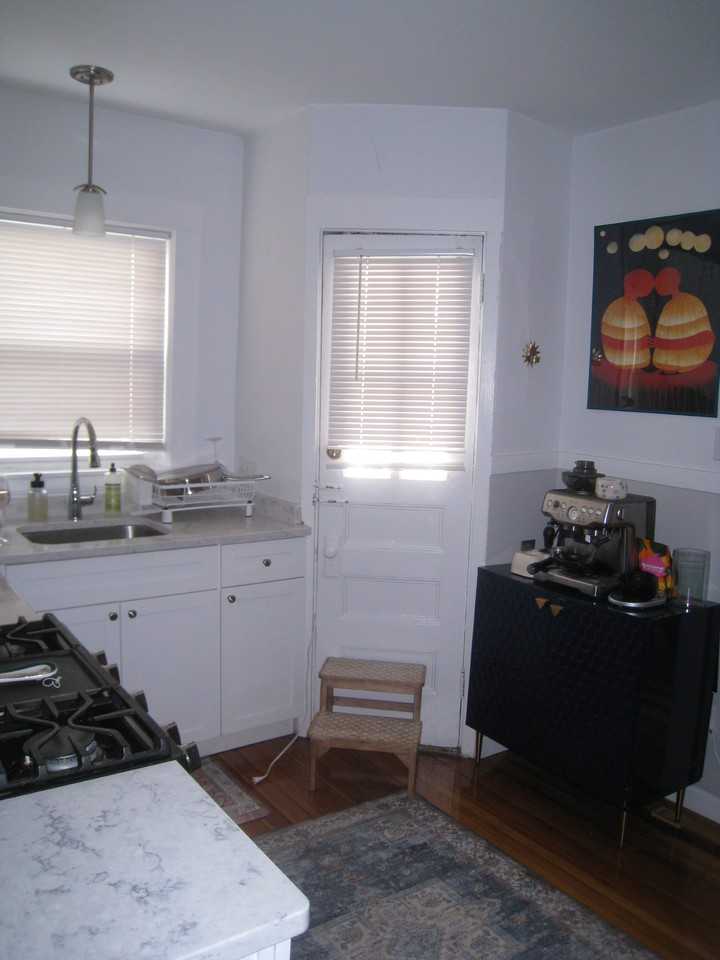 51 Museum St #2 - Photo 7 of 9