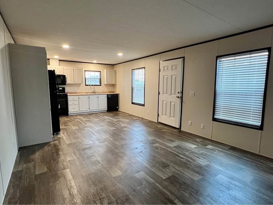 25214 Gratiot Ave #141 - Photo 4 of 12