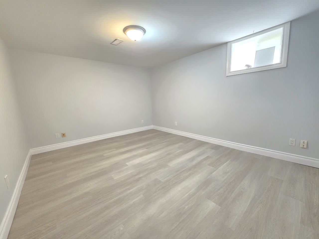 480 Wilson Road North #2 - Photo 7 of 16