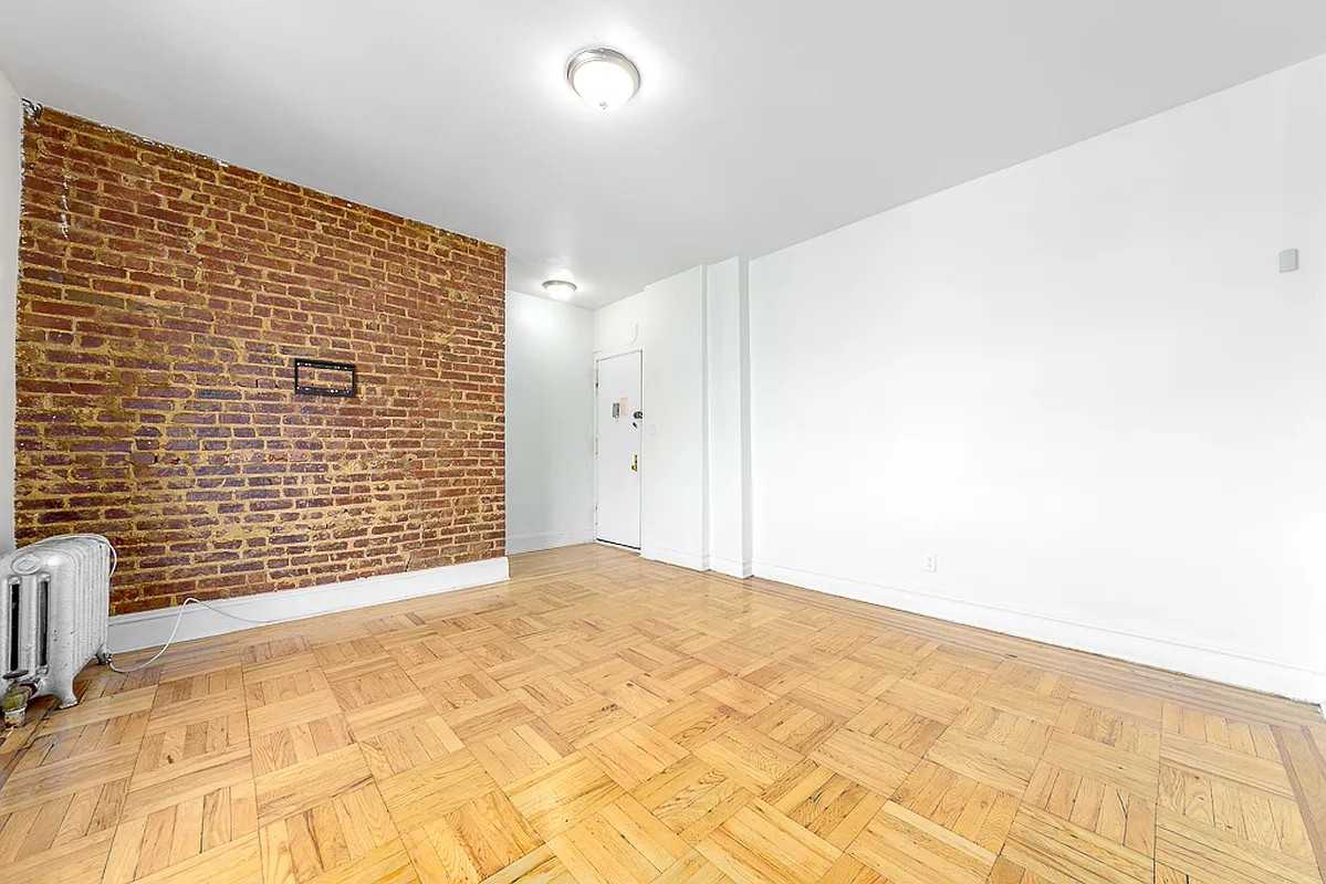 32-40 93rd Street #D17 - Photo 2 of 5