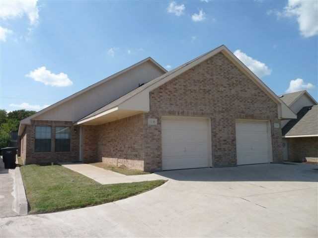 3126 Cherry Ln - Photo 2 of 10