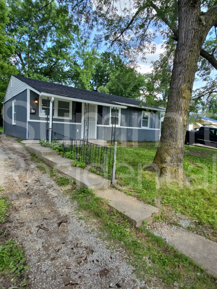 3911 Oakley Ave - Photo 2 of 13