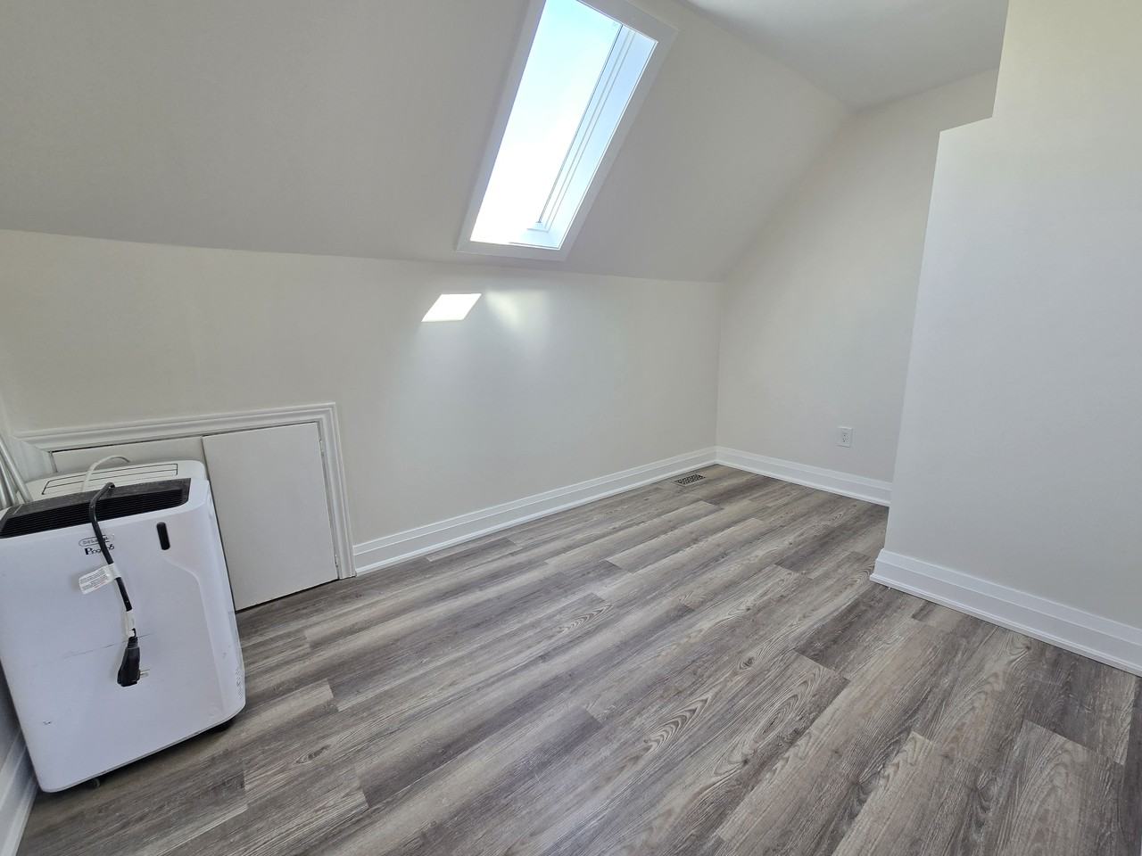 476 Cromwell Avenue #1 - Photo 7 of 13