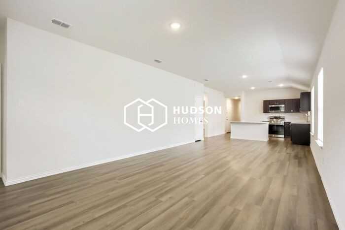 110 Doma Ave - Photo 4 of 14