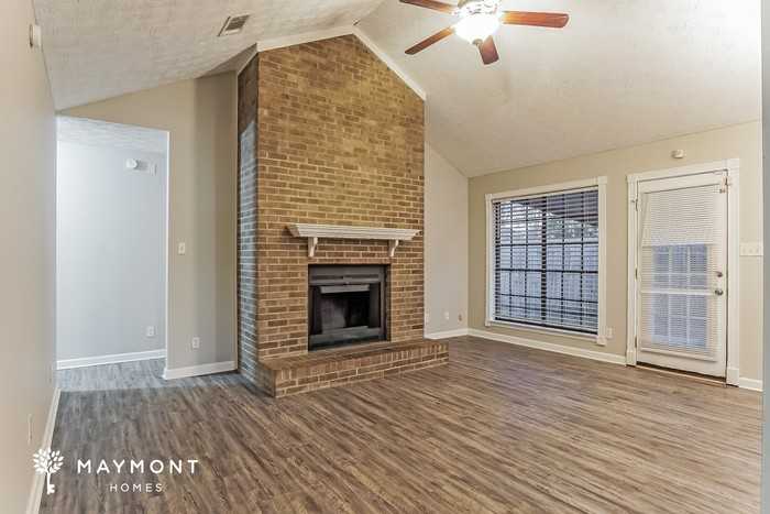 6036 Oldcastle Pl - Photo 3 of 11