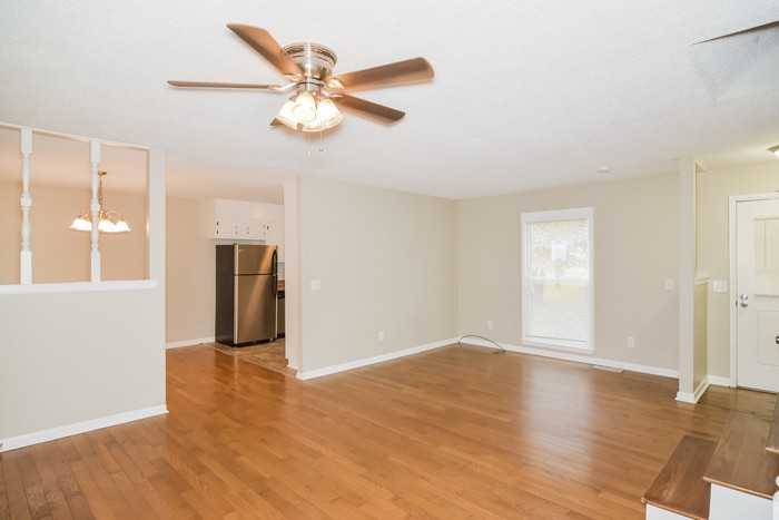 149 Oldwood Rd - Photo 3 of 8