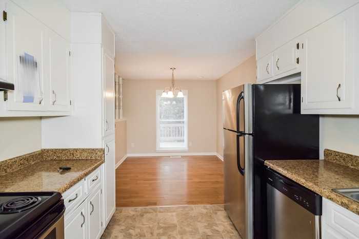 149 Oldwood Rd - Photo 6 of 8