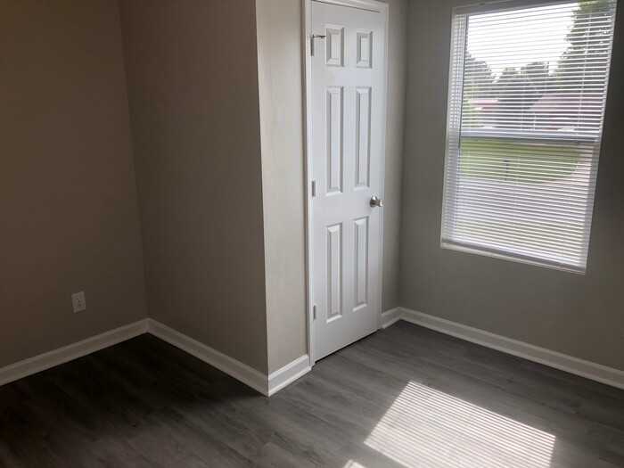 28015 Chasebrook Dr - Photo 5 of 11