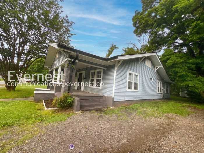 821 50th St N - Photo 5 of 49