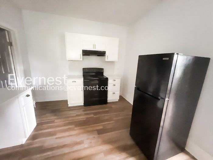 821 50th St N - Photo 7 of 49