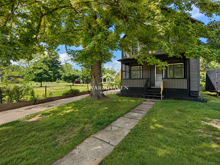1206 Diagonal Rd - Photo 3 of 19