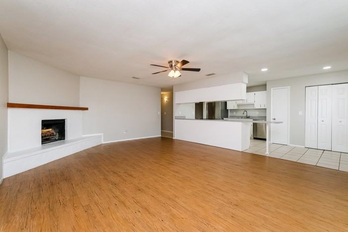 3407 Groveview Dr - Photo 3 of 10