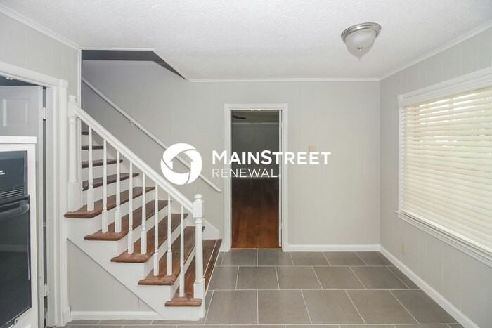 5852 Foxdale Rd - Photo 4 of 17