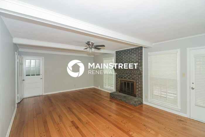 5852 Foxdale Rd - Photo 5 of 17