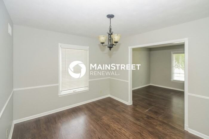 5852 Foxdale Rd - Photo 6 of 17