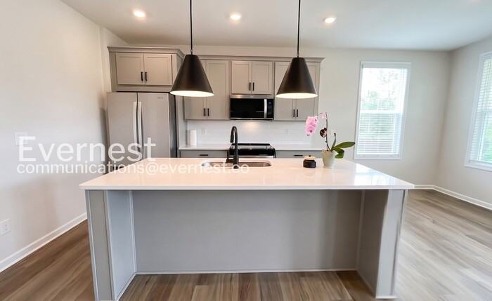 7726 Mistflower Cir - Photo 3 of 36