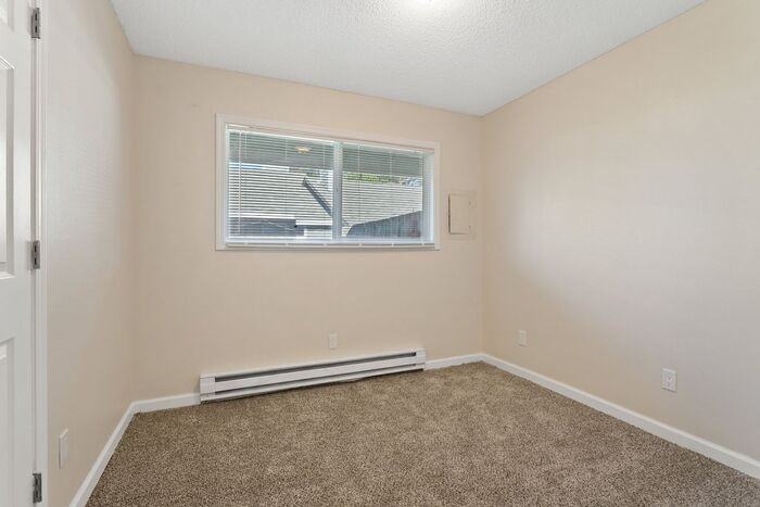 16540 Ne Glisan St #29 - Photo 5 of 28