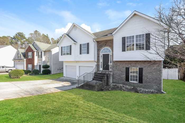 6055 Yellowood Ct - Photo 2 of 20