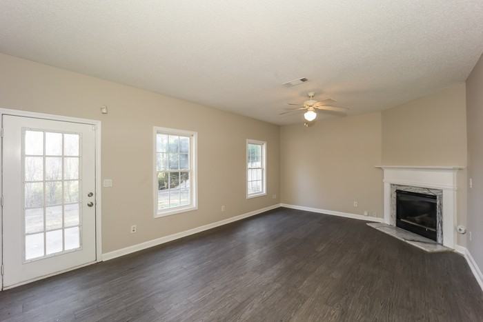 6055 Yellowood Ct - Photo 3 of 20