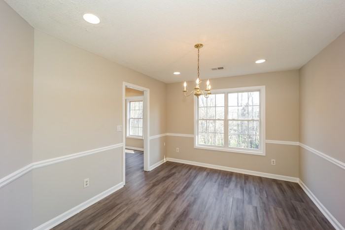 6055 Yellowood Ct - Photo 5 of 20