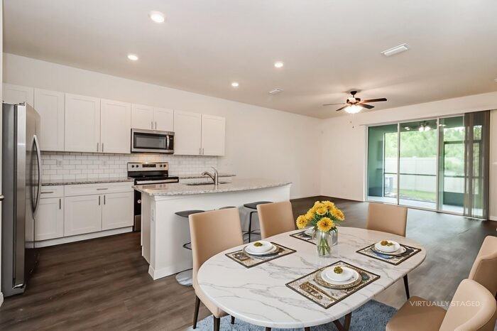 11915 Stoneport Pl - Photo 3 of 4