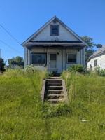 featured image of 801 W 10th St