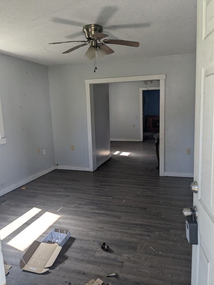 801 W 10th St - Photo 5 of 23