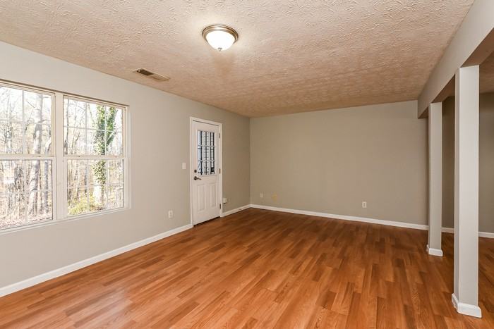 3321 Waldrop Trl - Photo 4 of 15