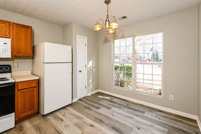 3321 Waldrop Trl - Photo 6 of 15
