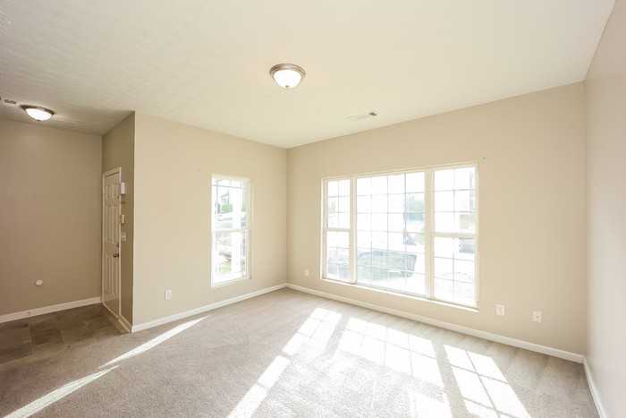 1701 Carrington Dr - Photo 2 of 13
