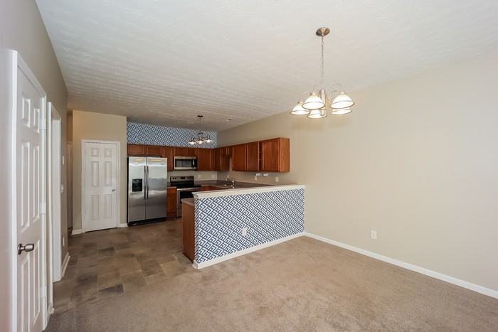 1701 Carrington Dr - Photo 4 of 13