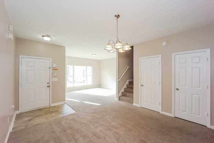 1701 Carrington Dr - Photo 5 of 13