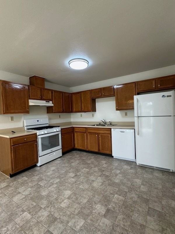 1205 Dakota Dr - Photo 3 of 7