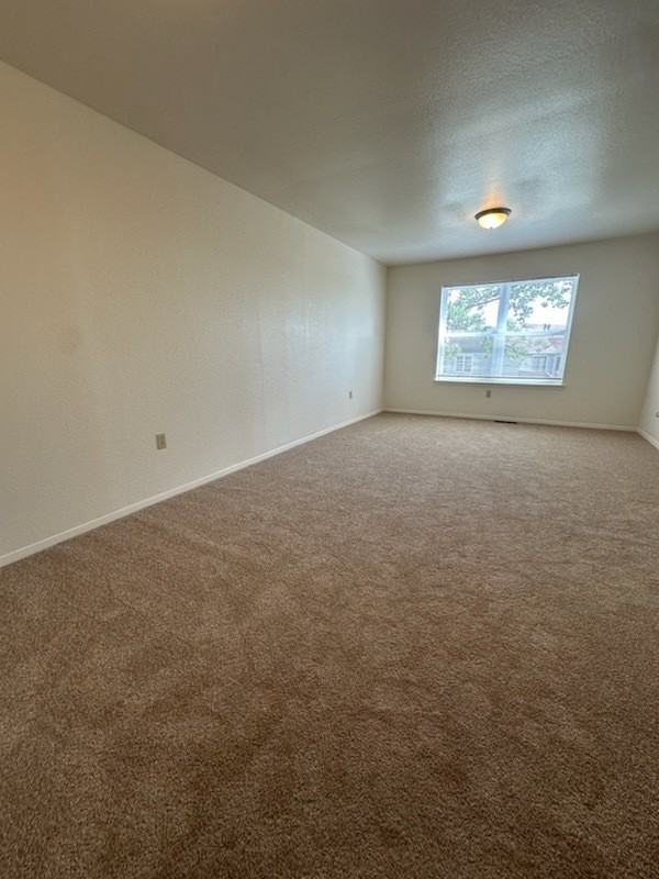 1205 Dakota Dr - Photo 5 of 7