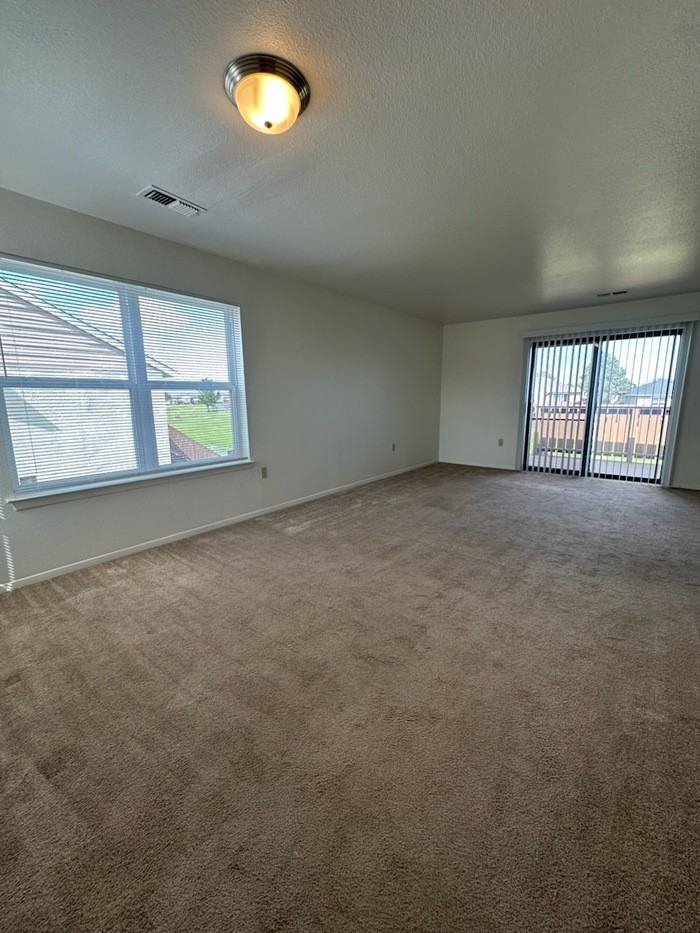 1371 Dakota Dr - Photo 2 of 6