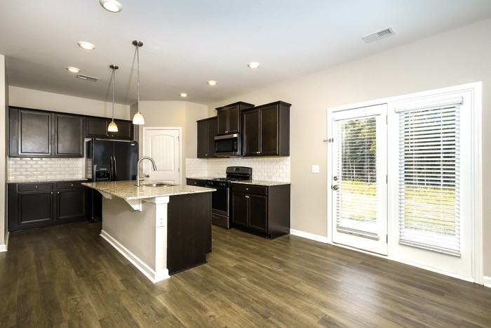607 Wayland Ct - Photo 6 of 17