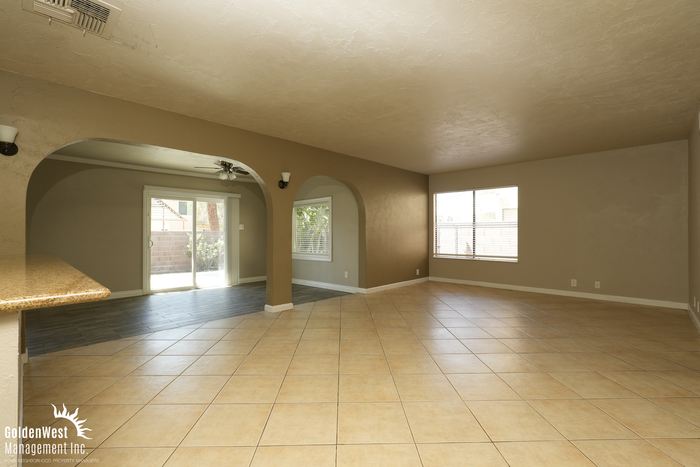 4729 Monaco Rd - Photo 6 of 28