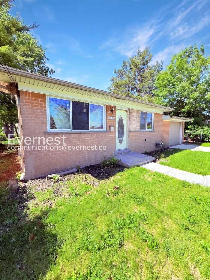 4224 Frazho Rd - Photo 2 of 28