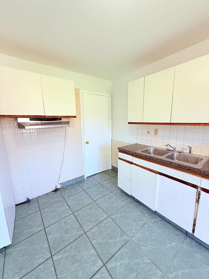 4224 Frazho Rd - Photo 3 of 28