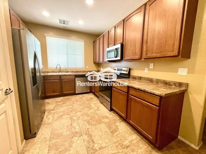 532 E Trellis Rd - Photo 3 of 25