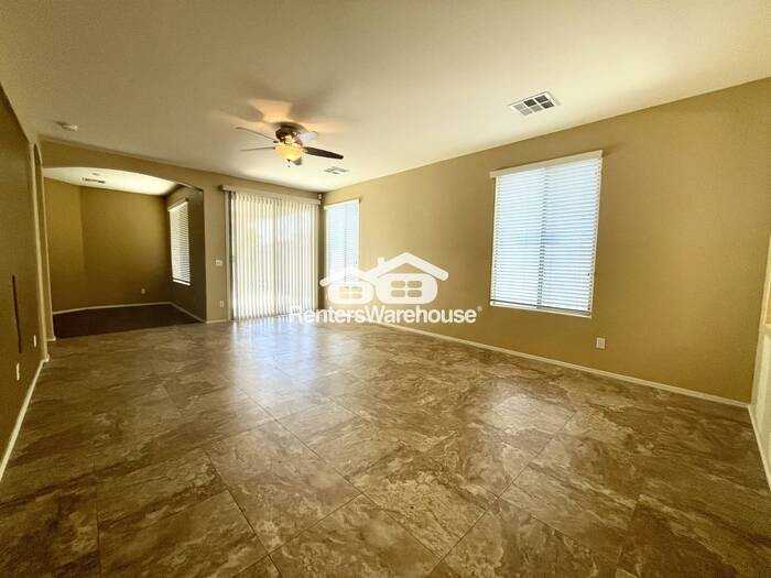 532 E Trellis Rd - Photo 5 of 25