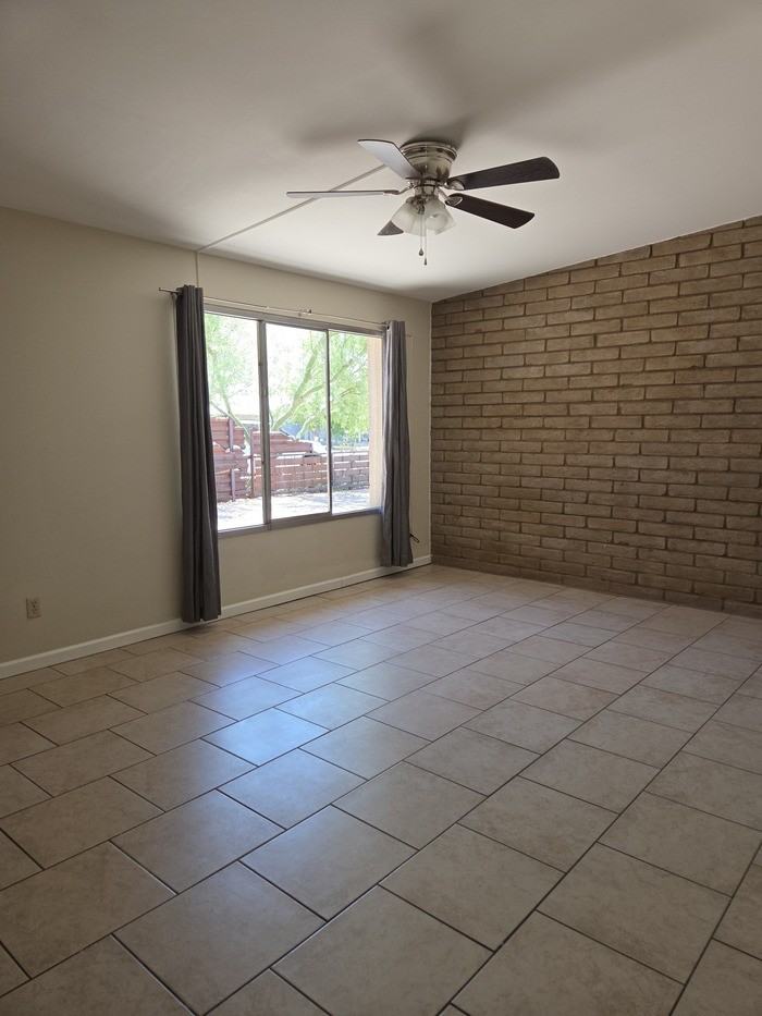 1110 E Broadmor Dr - Photo 2 of 12
