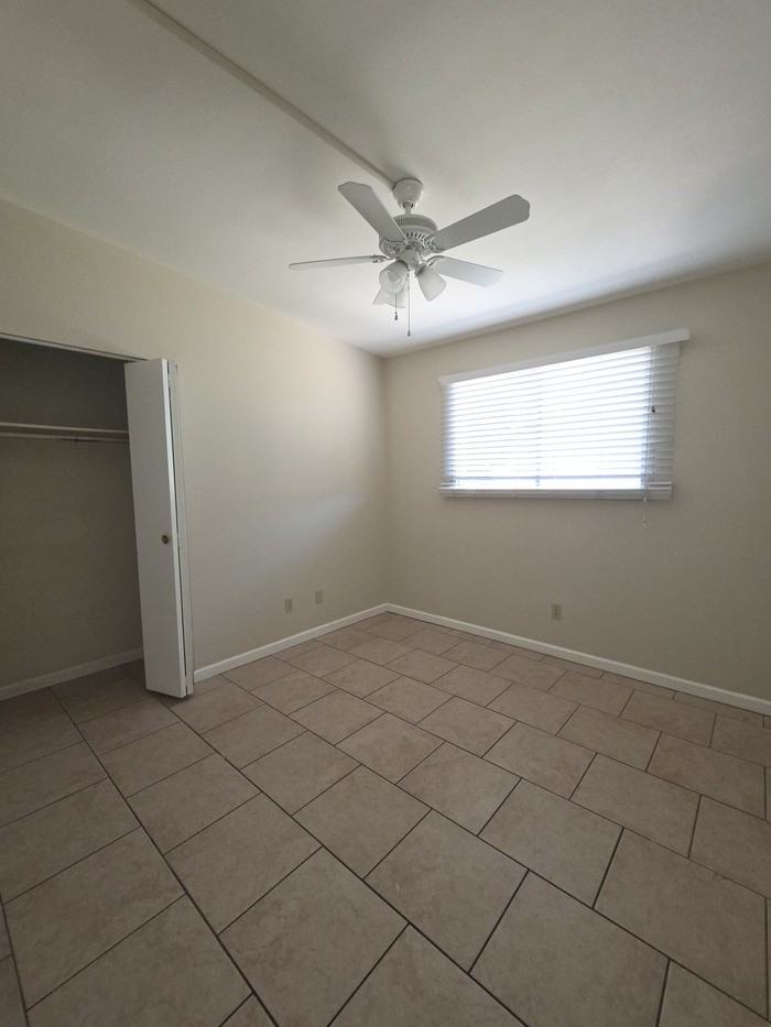 1110 E Broadmor Dr - Photo 4 of 12