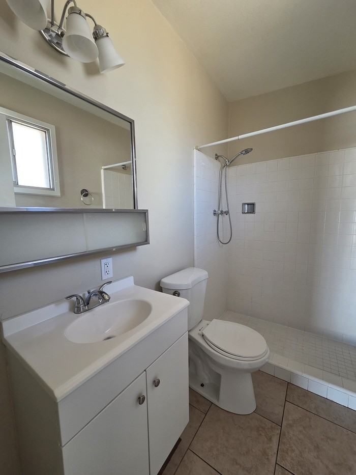 1110 E Broadmor Dr - Photo 7 of 12