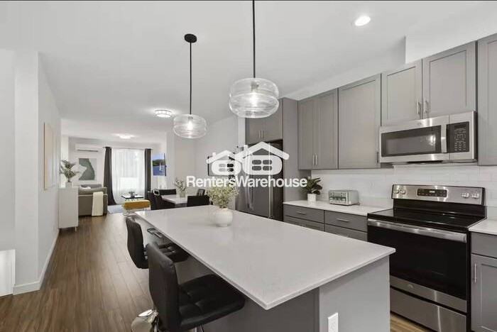 1930 Ne 7th Ct - Photo 5 of 16