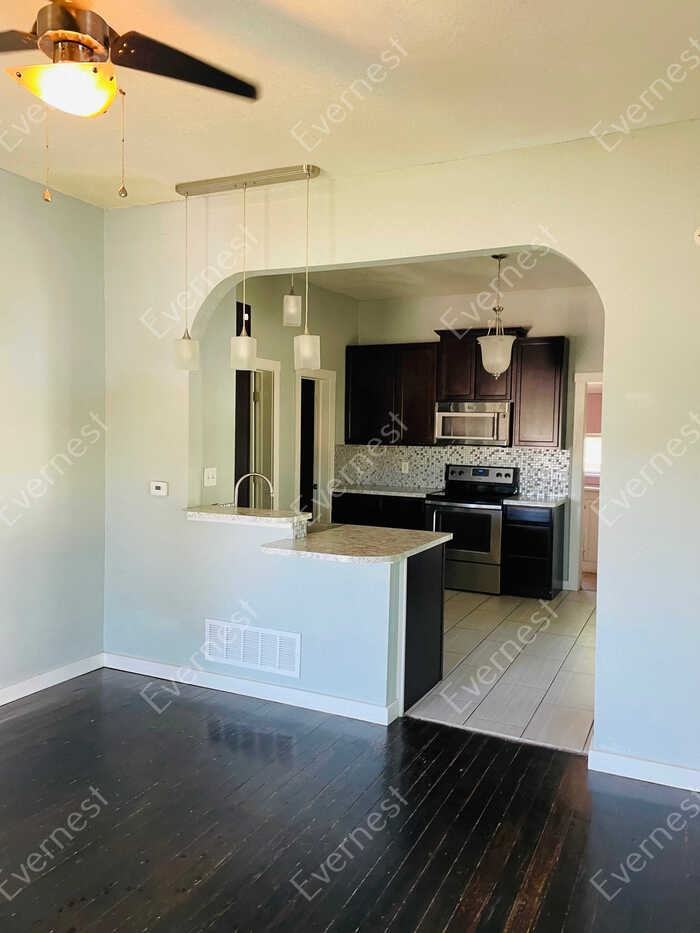 111 Riverside Ave - Photo 5 of 15