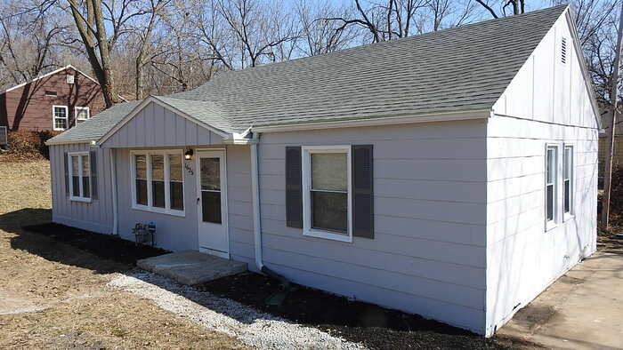1625 Holt St - Photo 5 of 28